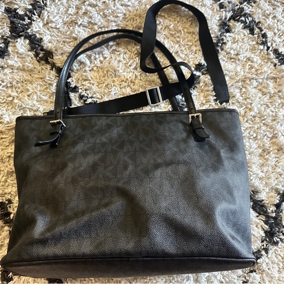 Michael Kors diaper bag black with gray logo - Picture 2 of 4